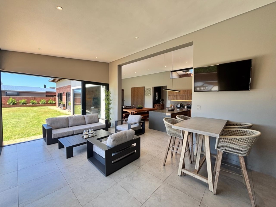 3 Bedroom Property for Sale in Van Der Hoff Park North West